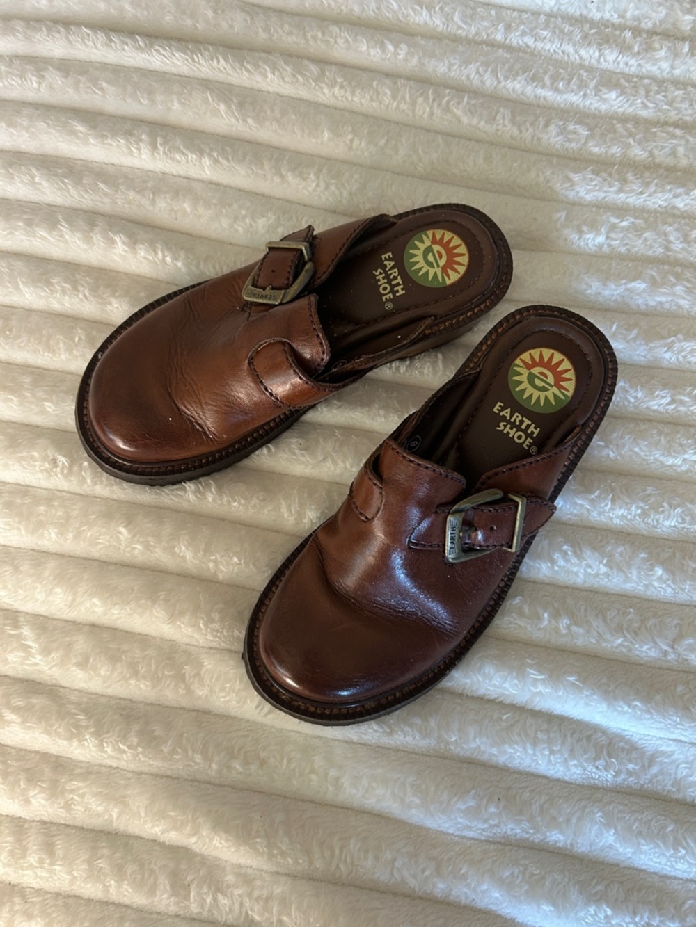 Earth Shoe Women’s Brown Leather Buckle Mules